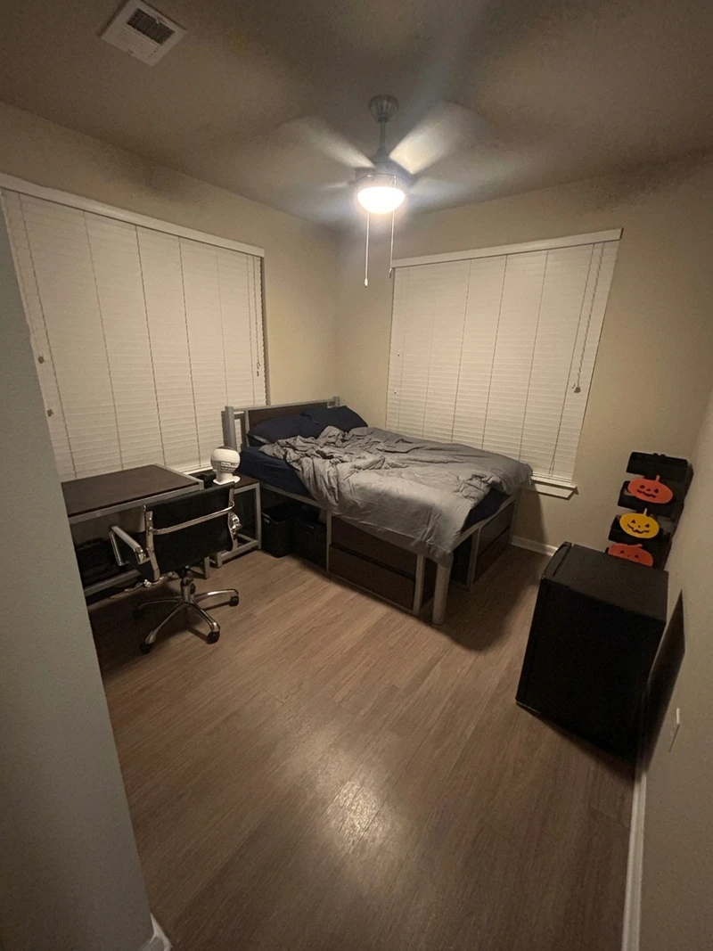 3+ bedroom in College Town photo 2