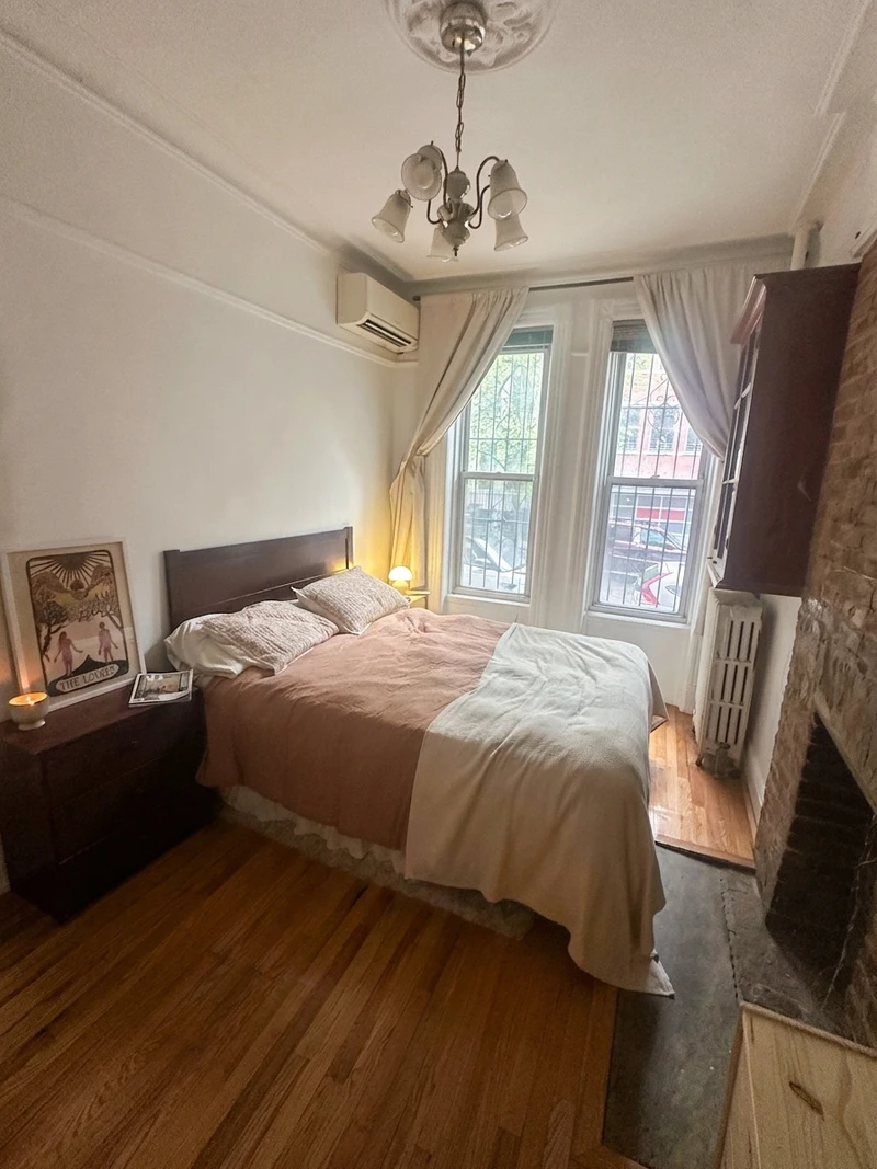 1 bedroom in Park Slope photo 2