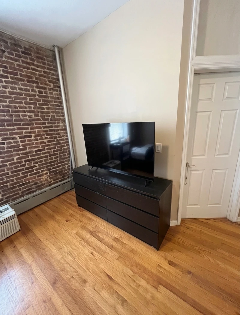 private room in Hamilton Heights photo 6