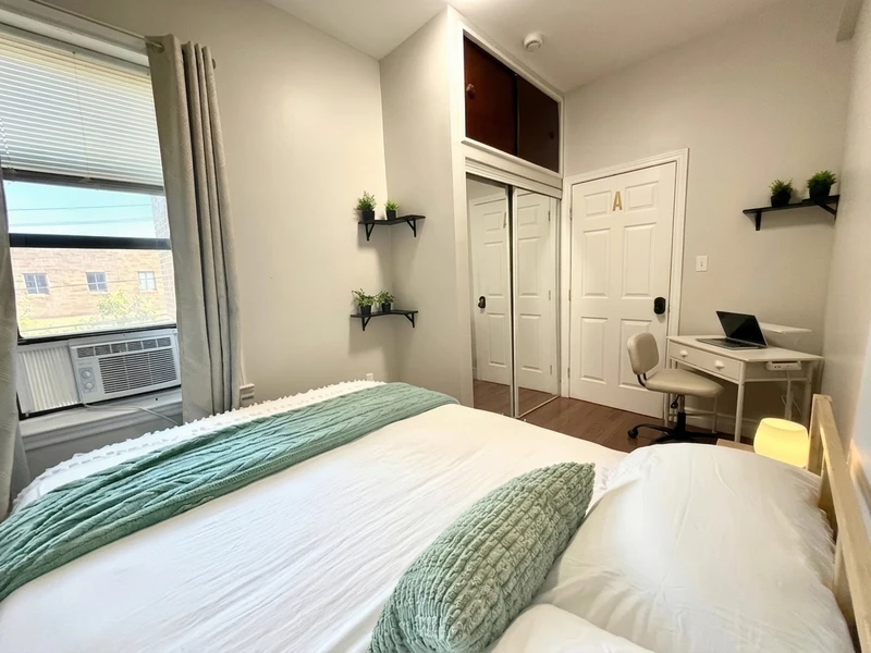 a room in Union City photo 3
