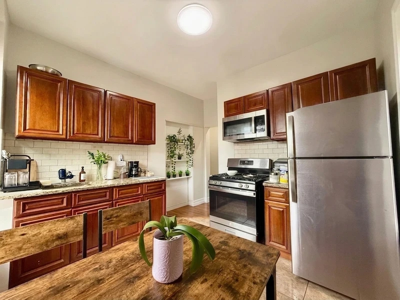 a room in Union City photo 5