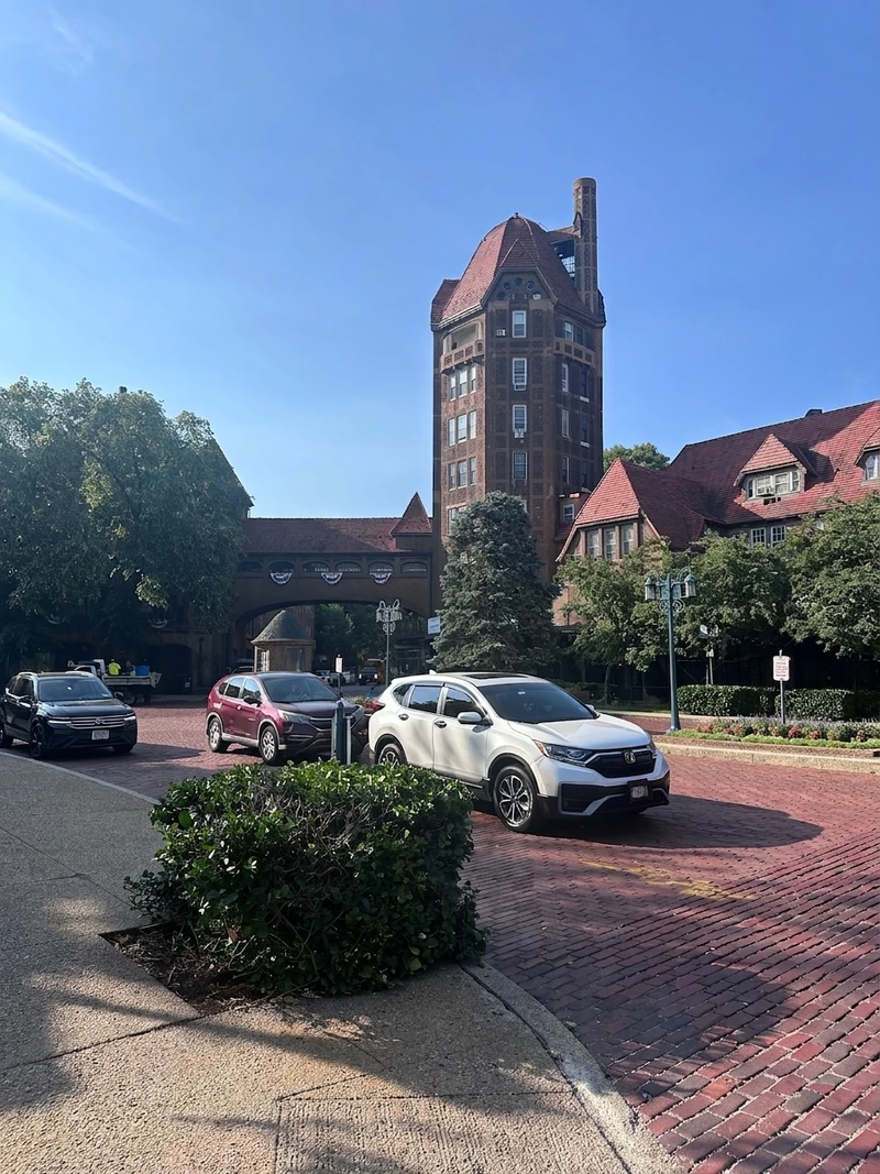 1 bedroom in Forest Hills photo 8