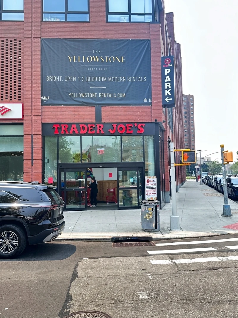 1 bedroom in Forest Hills photo 9
