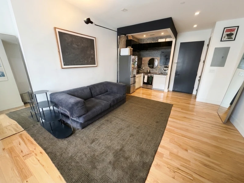 studio in Greenpoint photo 3