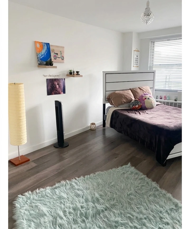 a room in Forest Hills photo 2