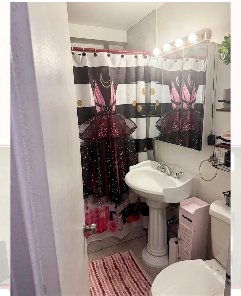 a room in Forest Hills photo 5