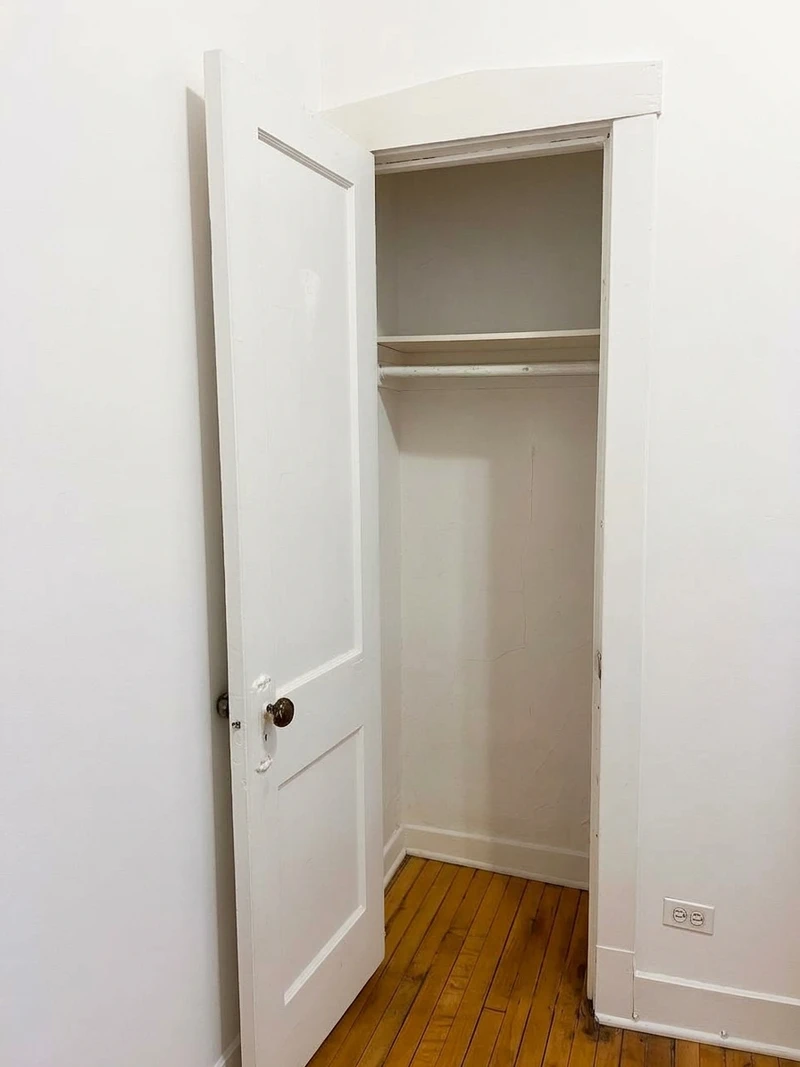 1 bedroom in Old Town Triangle photo 7