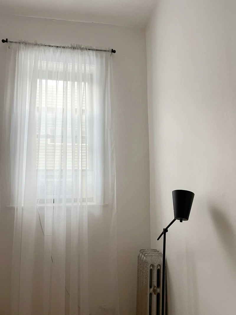 1 bedroom in Old Town Triangle photo 4
