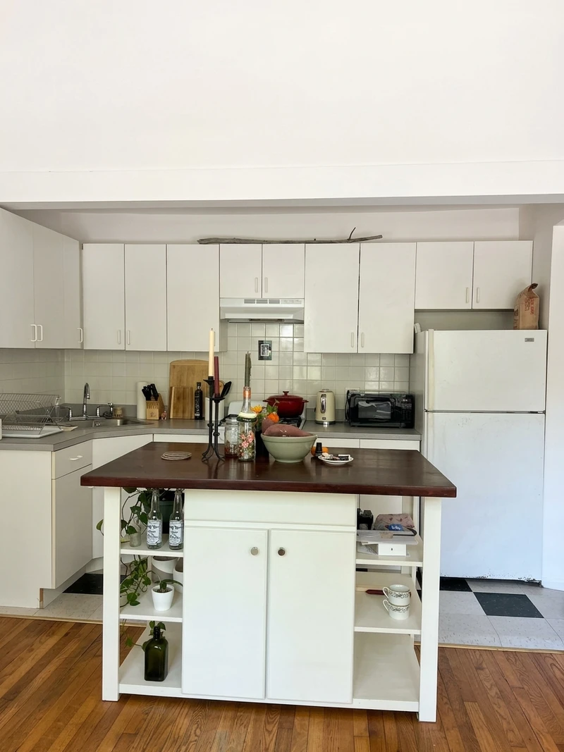 1 bedroom in Old Town Triangle photo 4