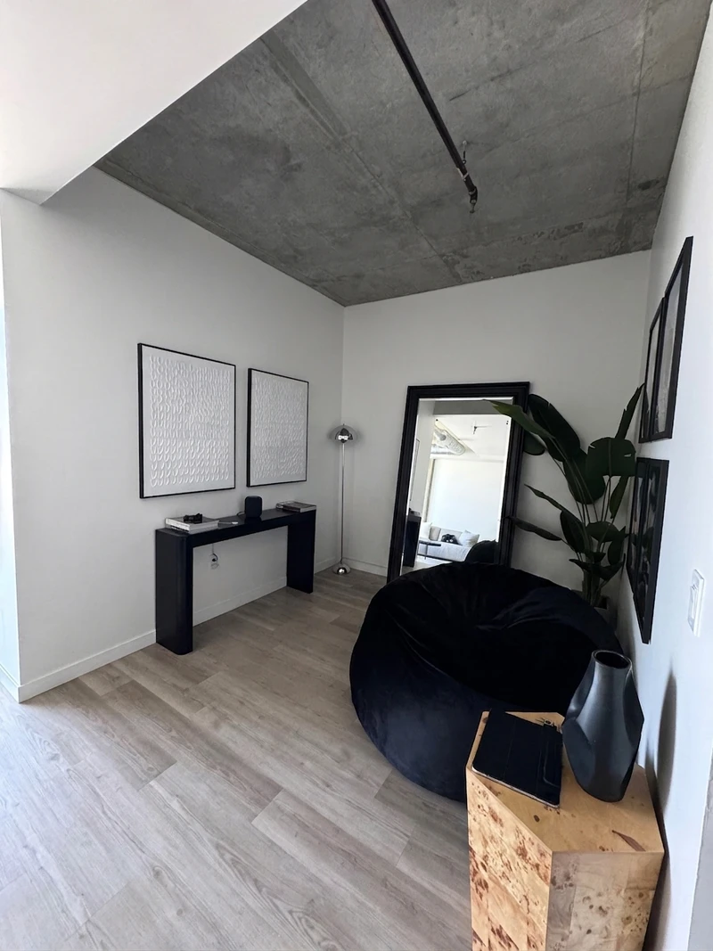 1 bedroom in Hollywood photo 3