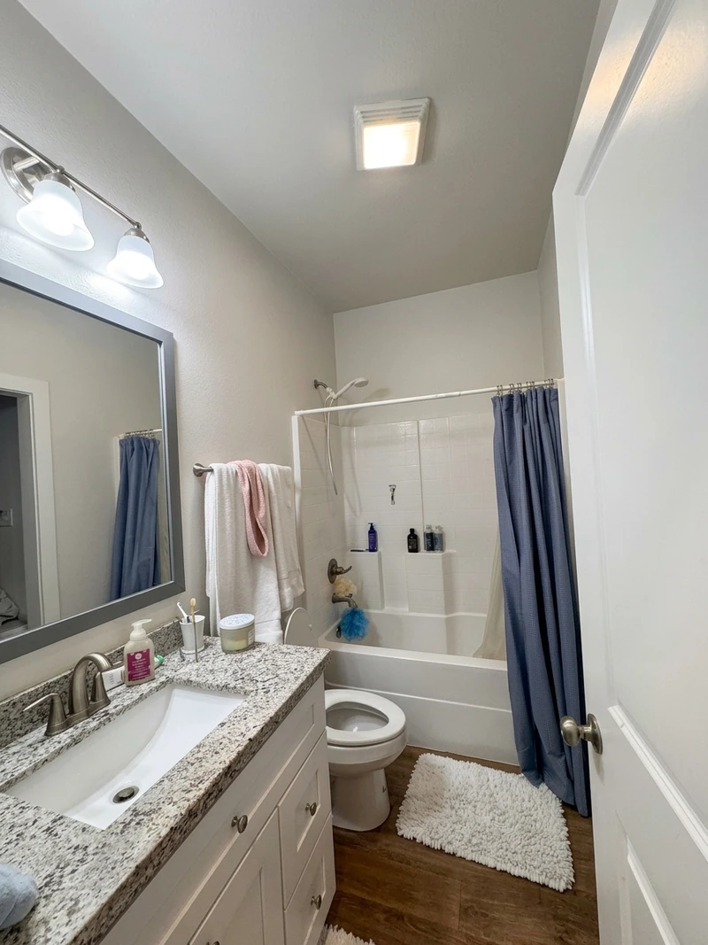 private room in Southwood Valley photo 6