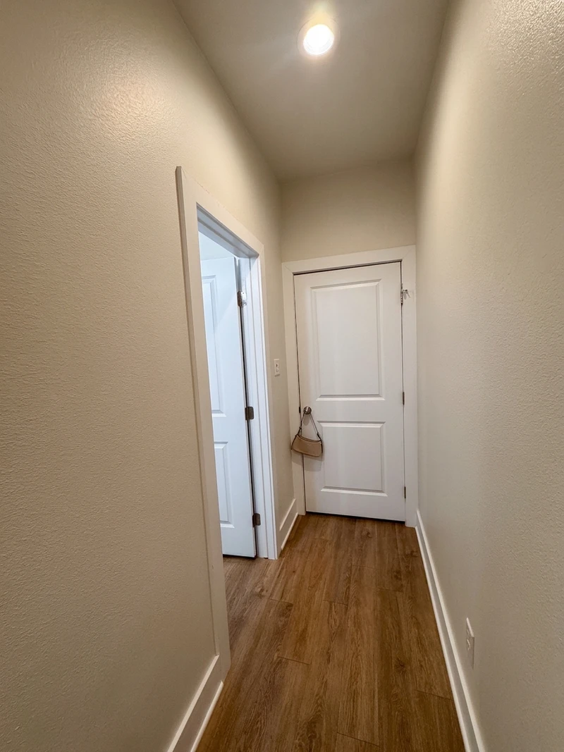 private room in Southwood Valley photo 3