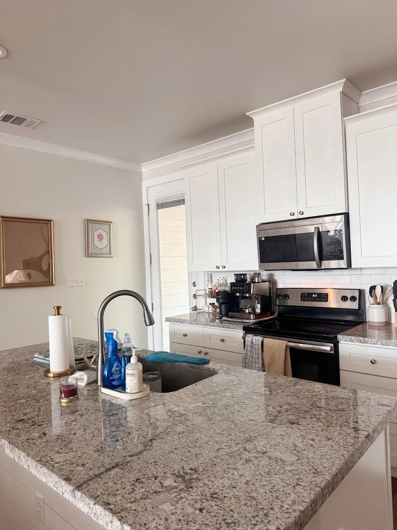 private room in Southwood Valley photo 7