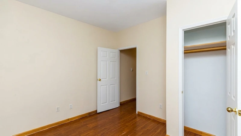 2 bedroom in Ocean Hill photo 4
