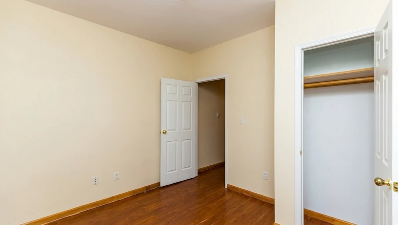 2 bedroom in Ocean Hill photo 5