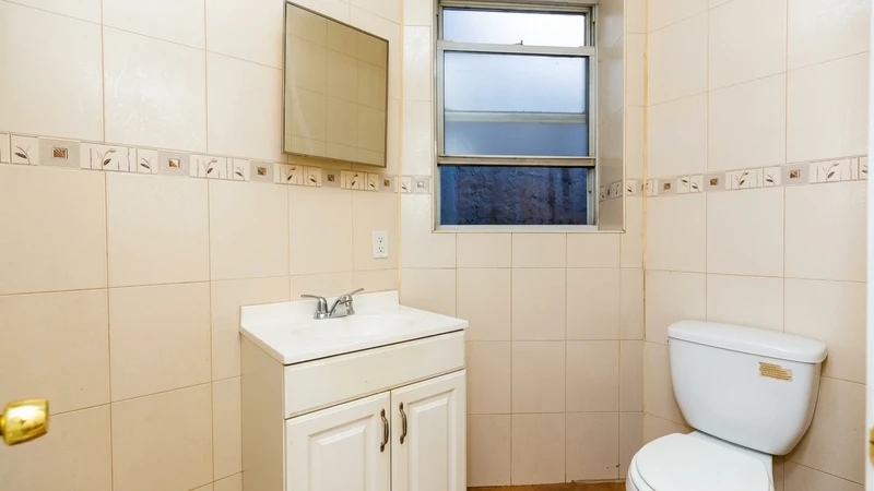 2 bedroom in Ocean Hill photo 8