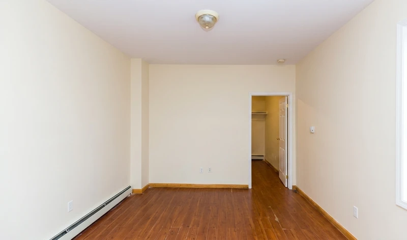 2 bedroom in Ocean Hill photo 12