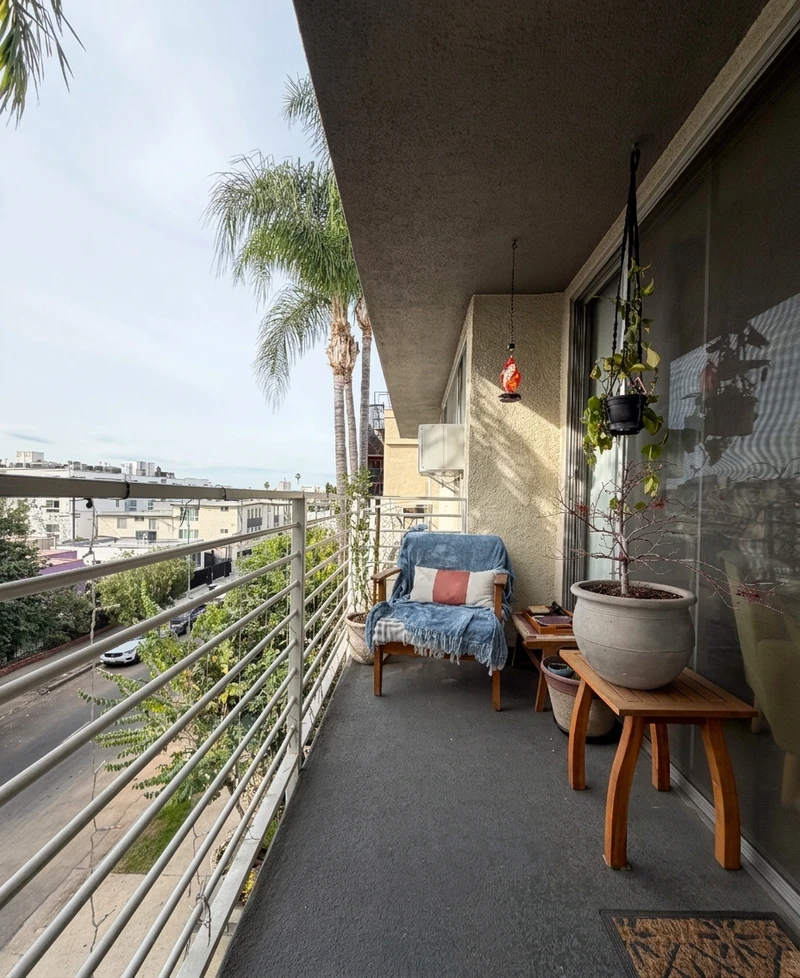 1 bedroom in Central LA photo 5