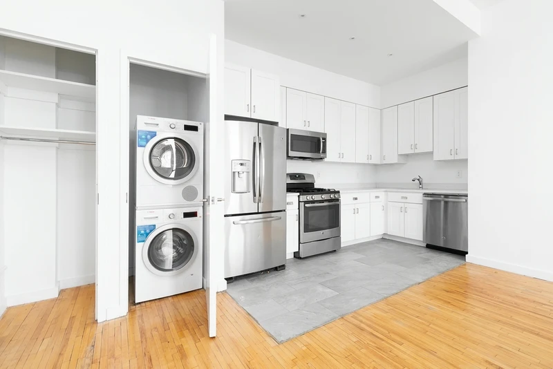 a room in Financial District photo 4