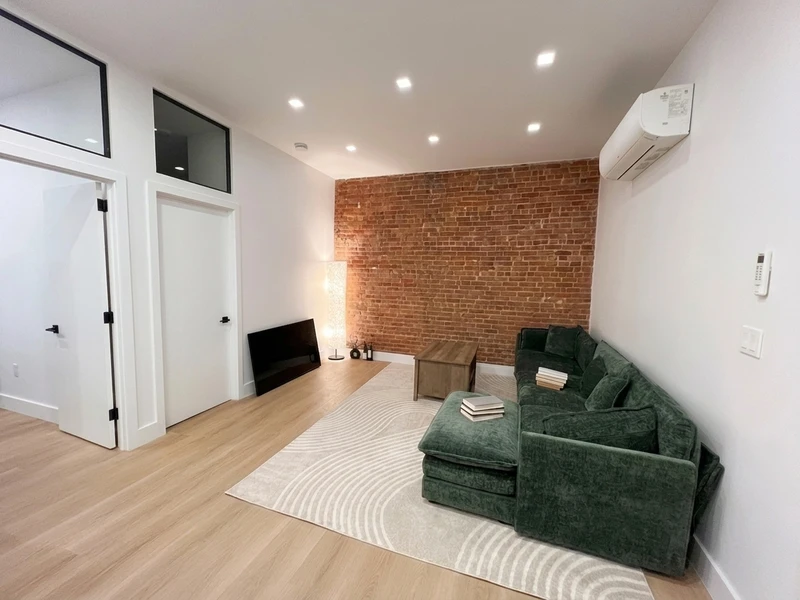 private room in Hell's Kitchen photo 2