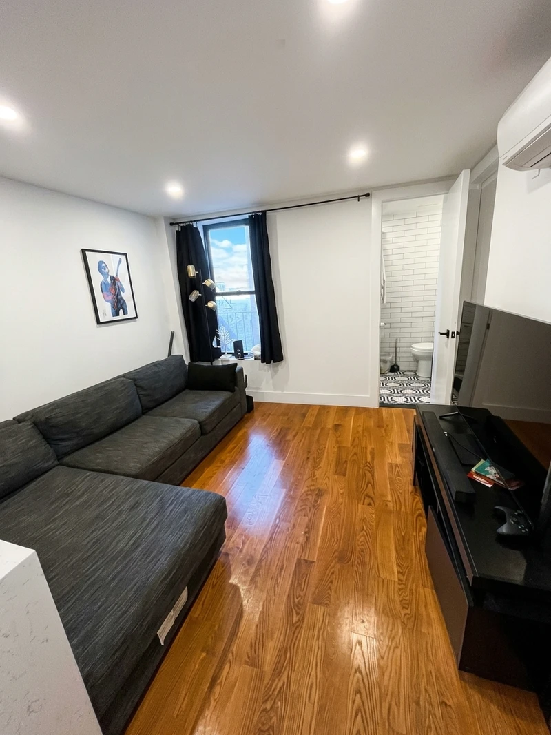 1 bedroom in East Village photo 2