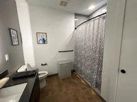 a room in Harbor View / Orient Heights photo 6