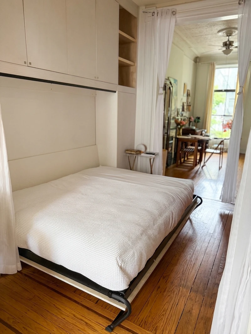 a studio in Stuyvesant Heights photo 6