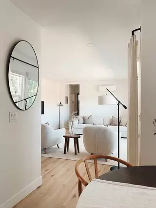 1 bedroom in Pico-Robertson