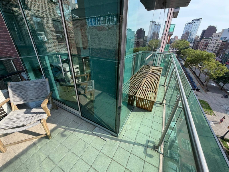 1 bedroom in Lower East Side photo 9