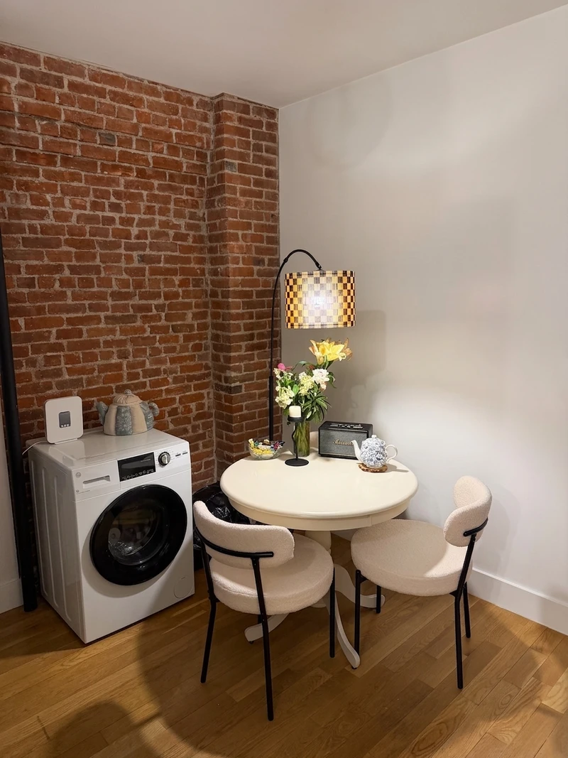 2 bedroom in Manhattan photo 5