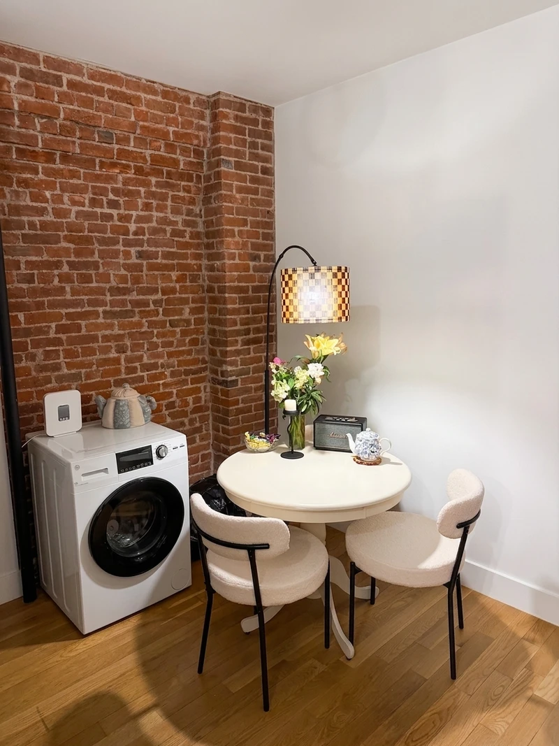 2 bedroom in Manhattan photo 5
