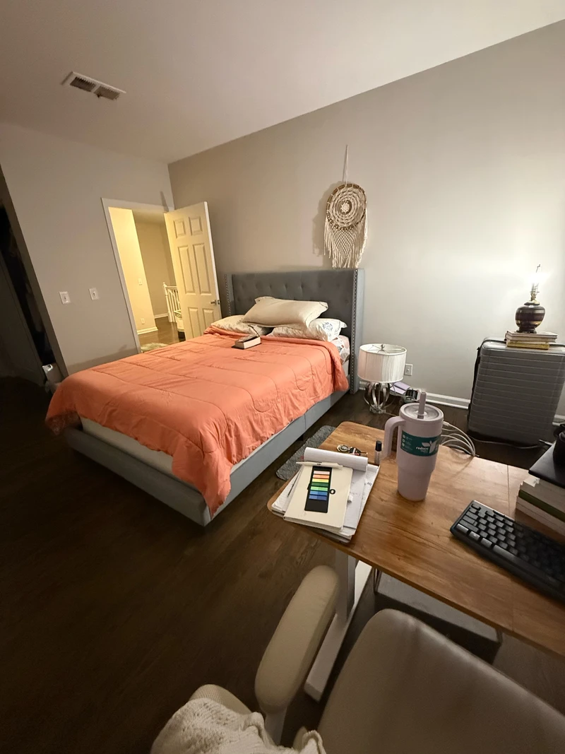 private room in Edgewater photo 3