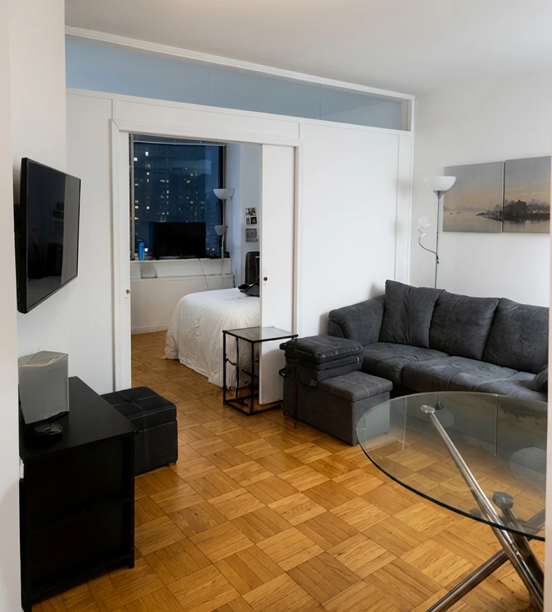 a room in Hudson Yards photo 5