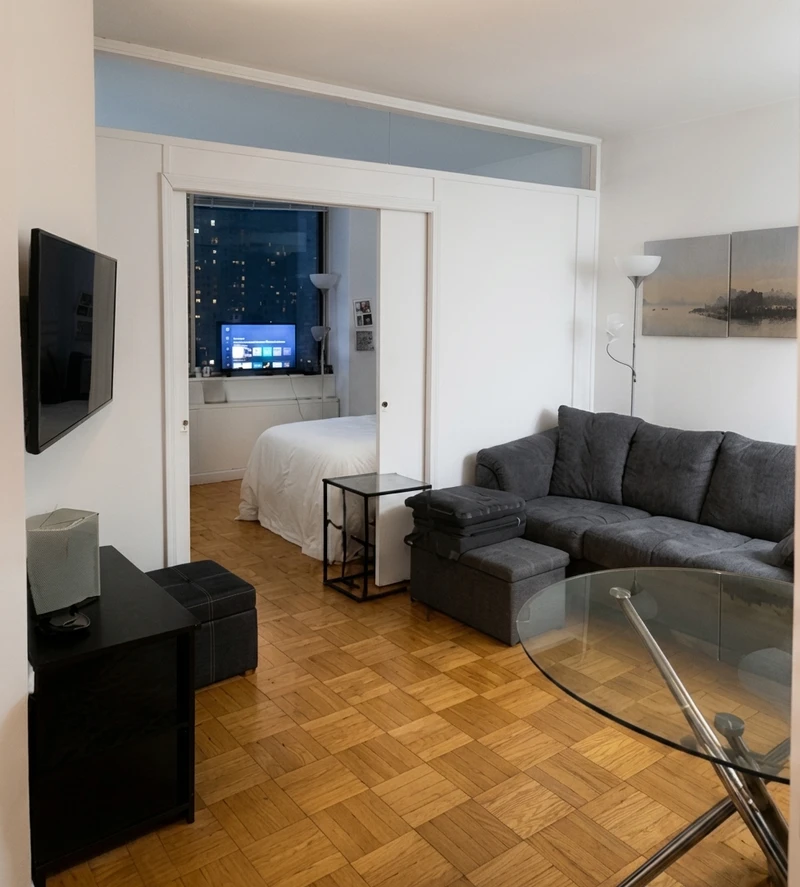 a room in Hudson Yards photo 4