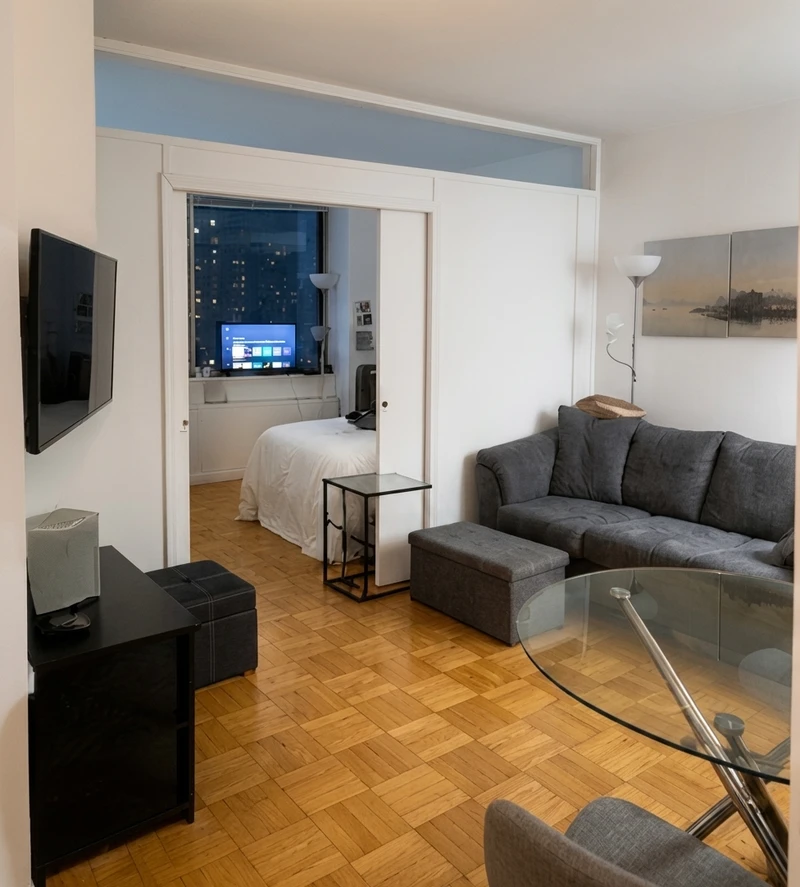 a room in Hudson Yards photo 6