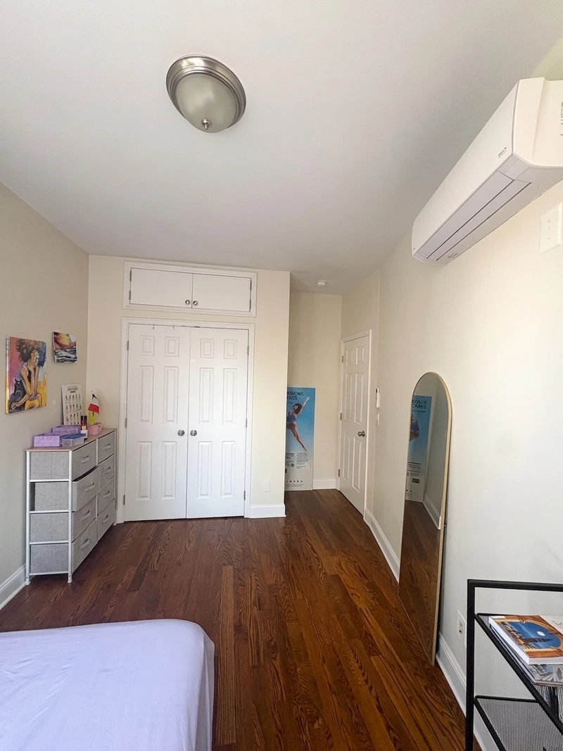 a room in Harlem photo 3