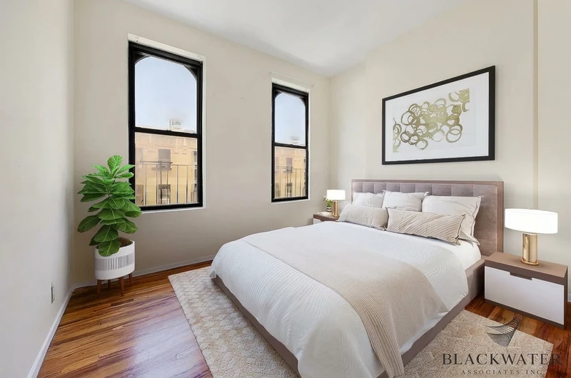 2 bedroom in Theater District photo 5