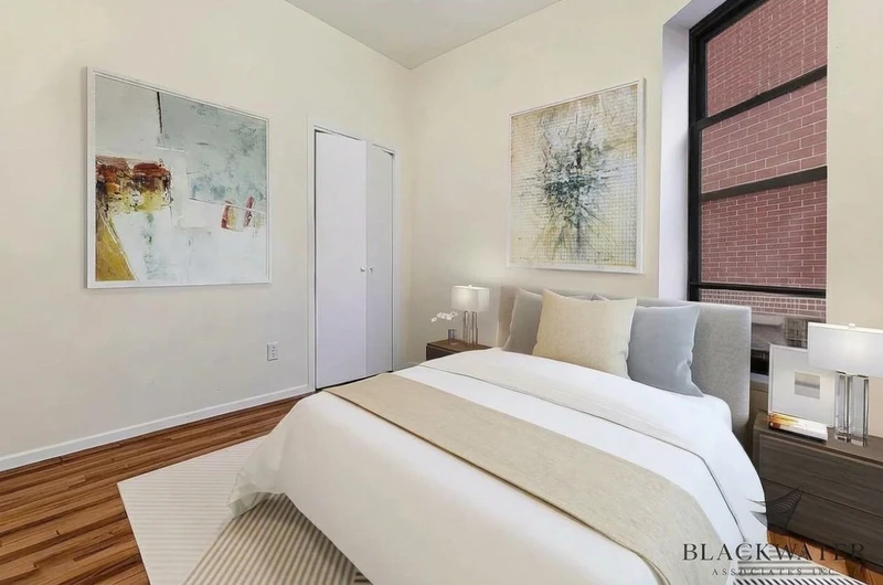 2 bedroom in Theater District photo 2