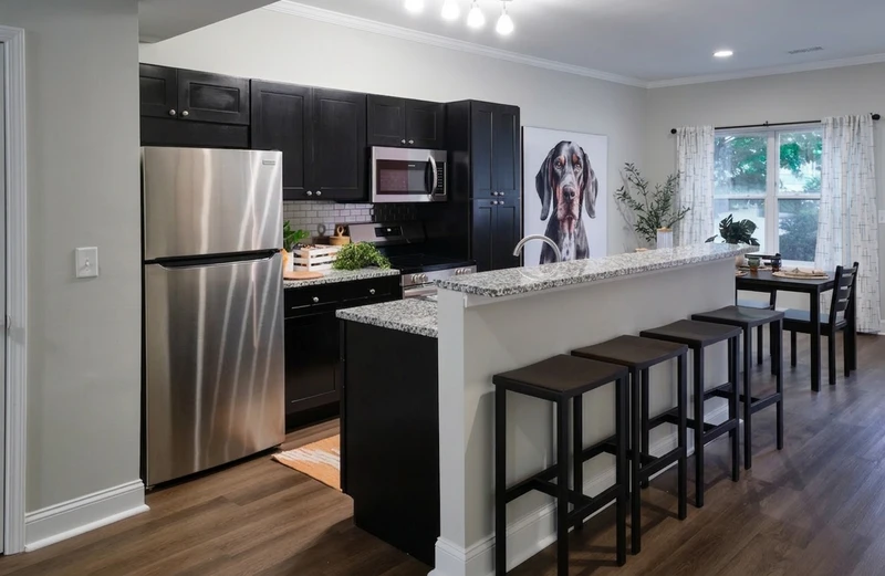 3+ bedroom in Kimberlin Heights photo 8