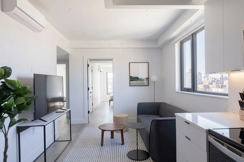 private room in East Harlem photo 4