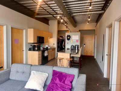 a room in Lincoln Park