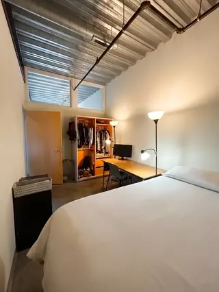 a room in Lincoln Park