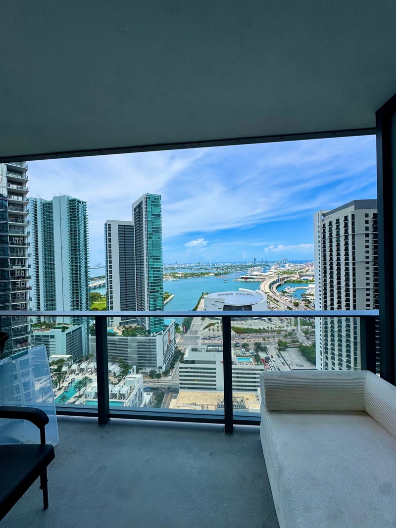 1 bedroom in Downtown Miami photo 2
