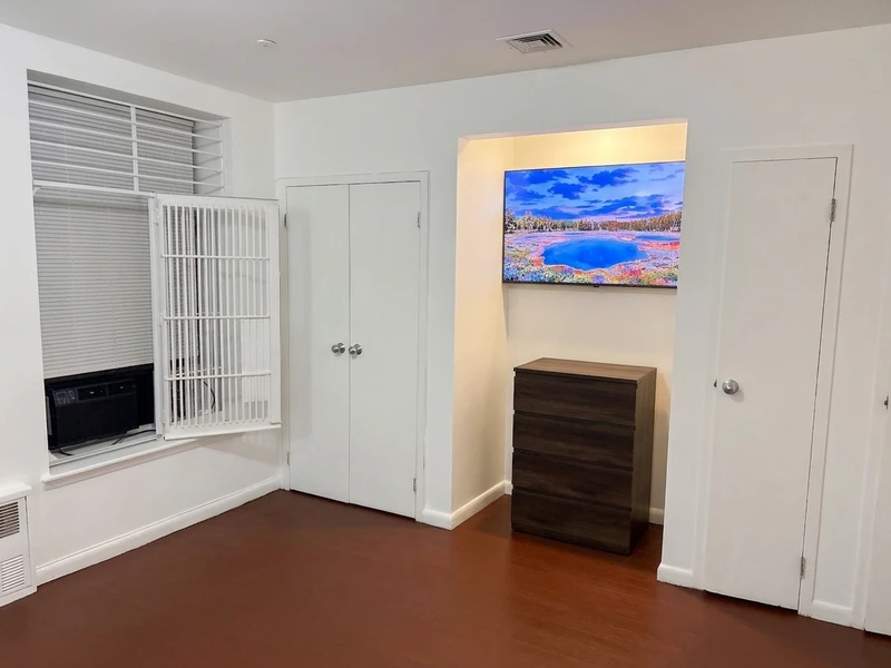 1 bedroom in Harlem photo 3