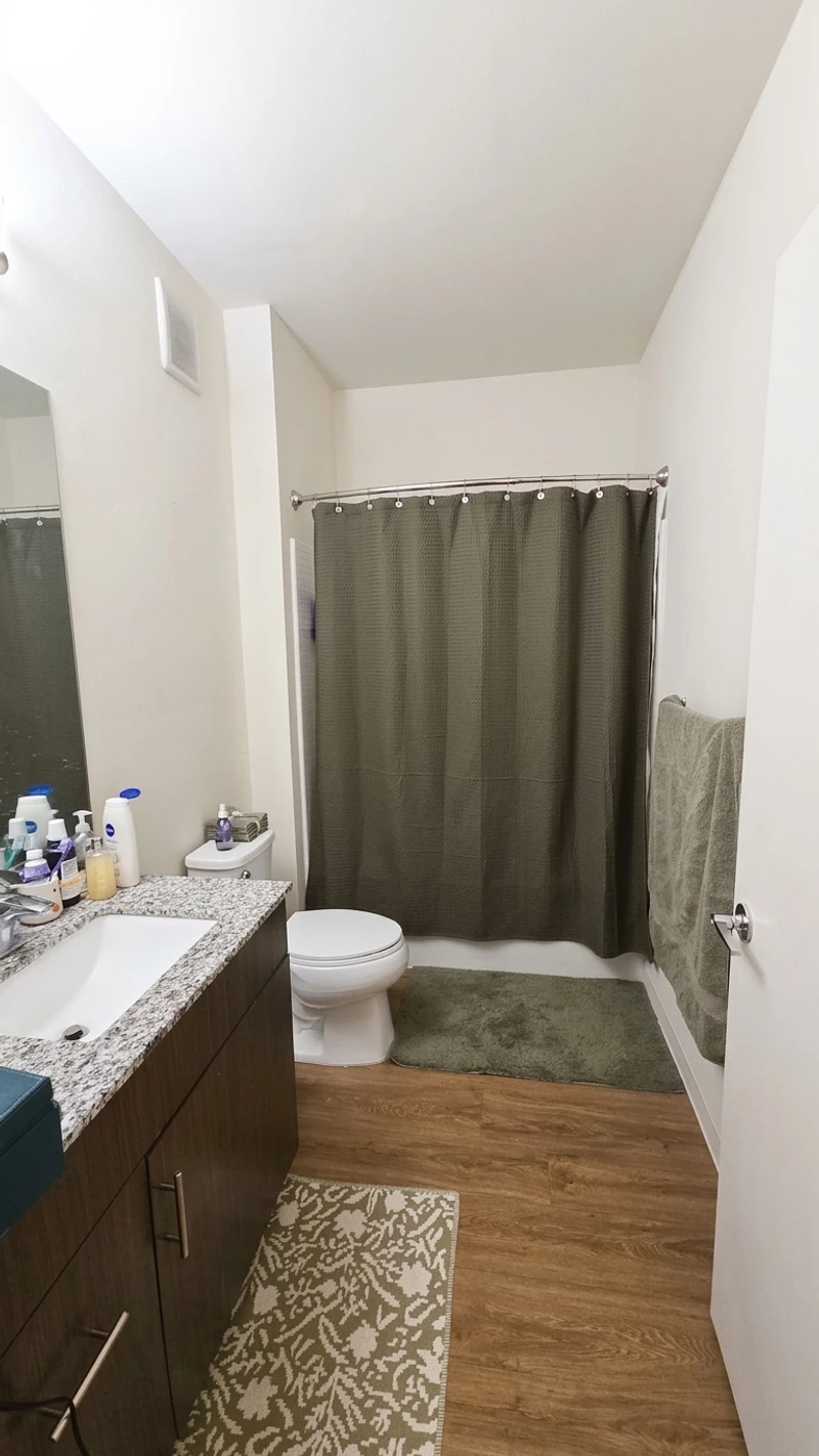 3+ bedroom in College Park photo 3