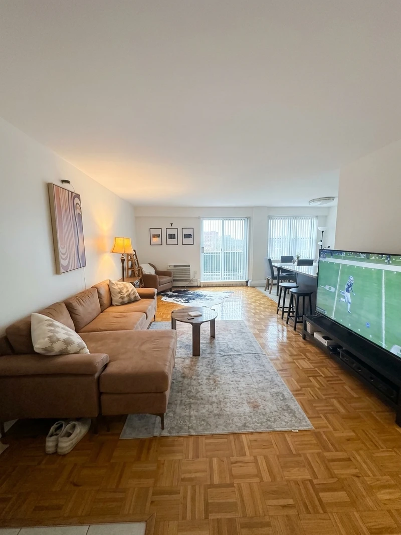 private room in Brookline photo 3