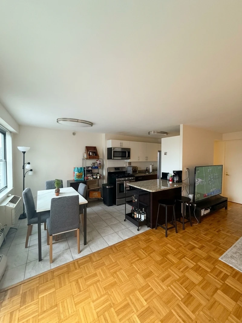 private room in Brookline photo 4