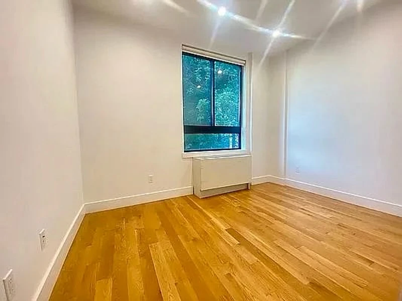private room in Bedford-Stuyvesant photo 4