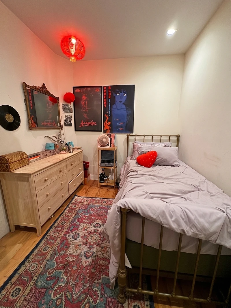 a room in Theater District photo 3