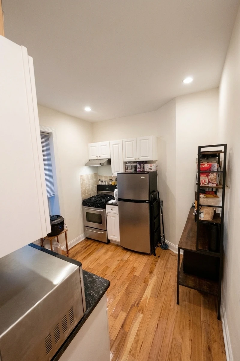 a room in Theater District photo 4